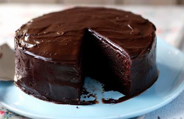 Tort de ciocolată, simplu și delicios