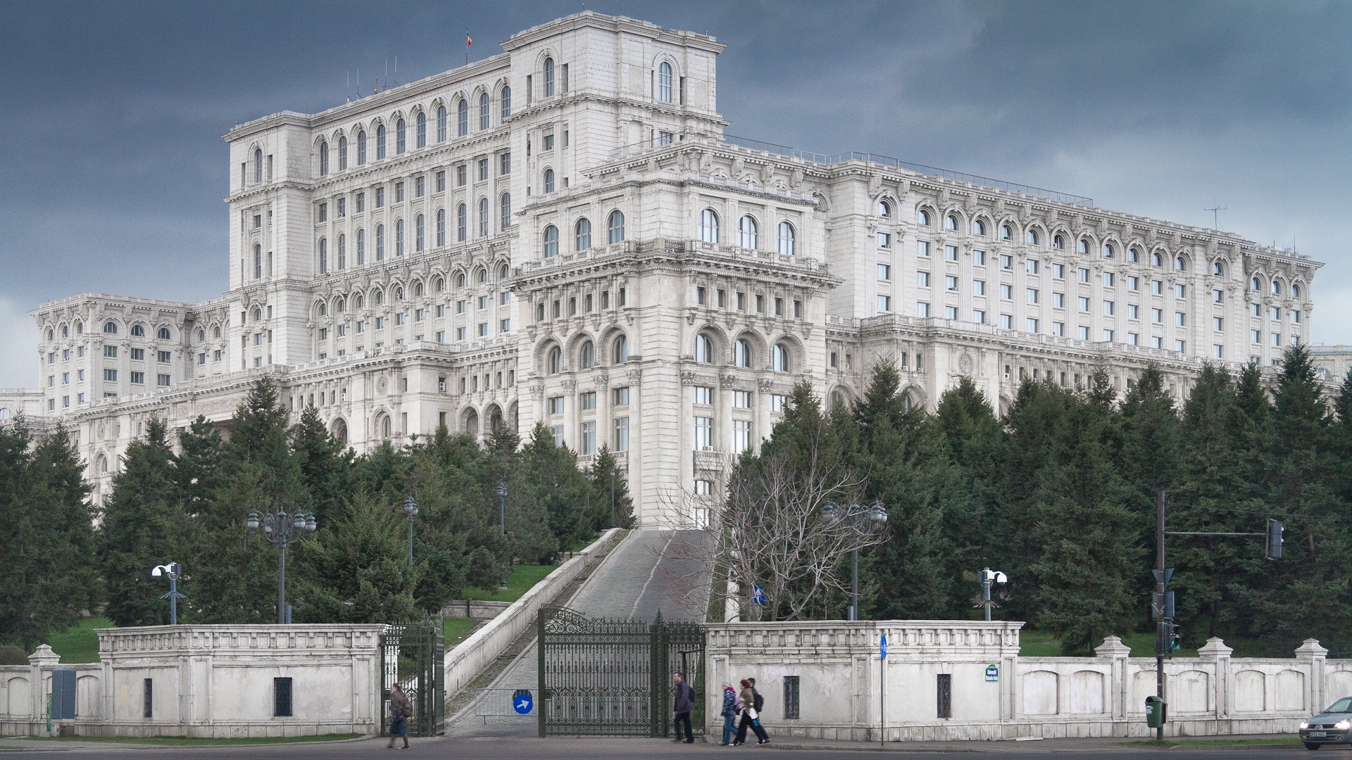 Palatul Parlamentului, simbol românesc, obiectiv turistic
